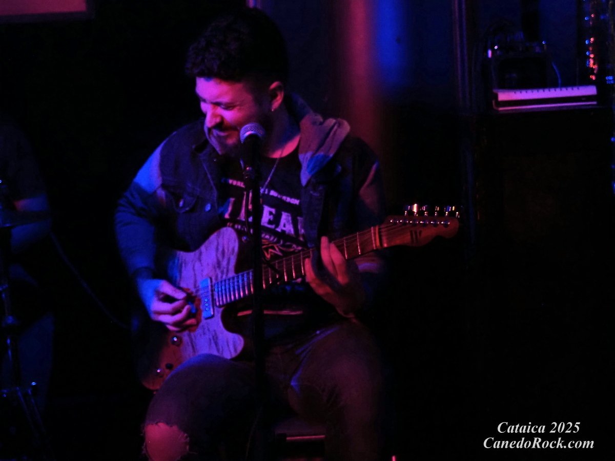 Shug R'Band. Sala La Room. Ferrol